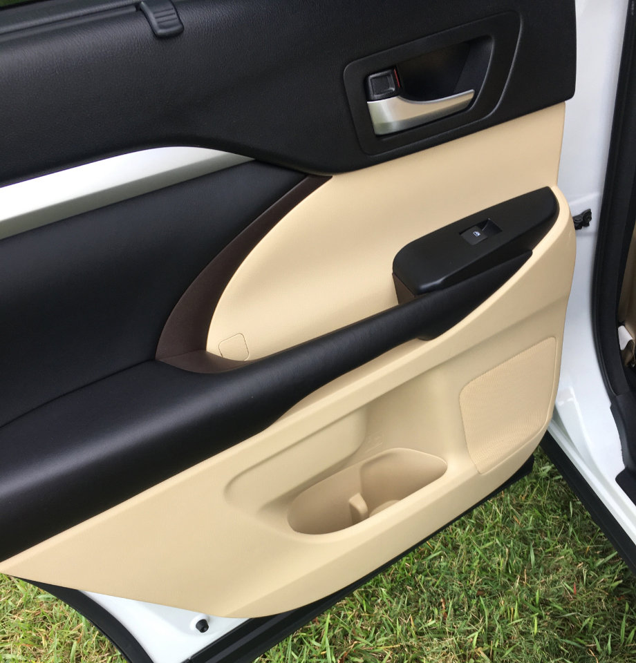 Used 2017 Toyota Highlander XLE image 12