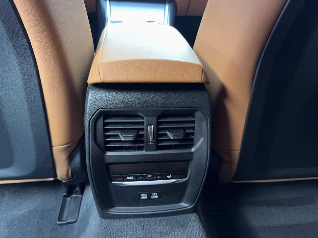 Used 2025 BMW i4 eDrive40 w/ Premium Package RWD image 74