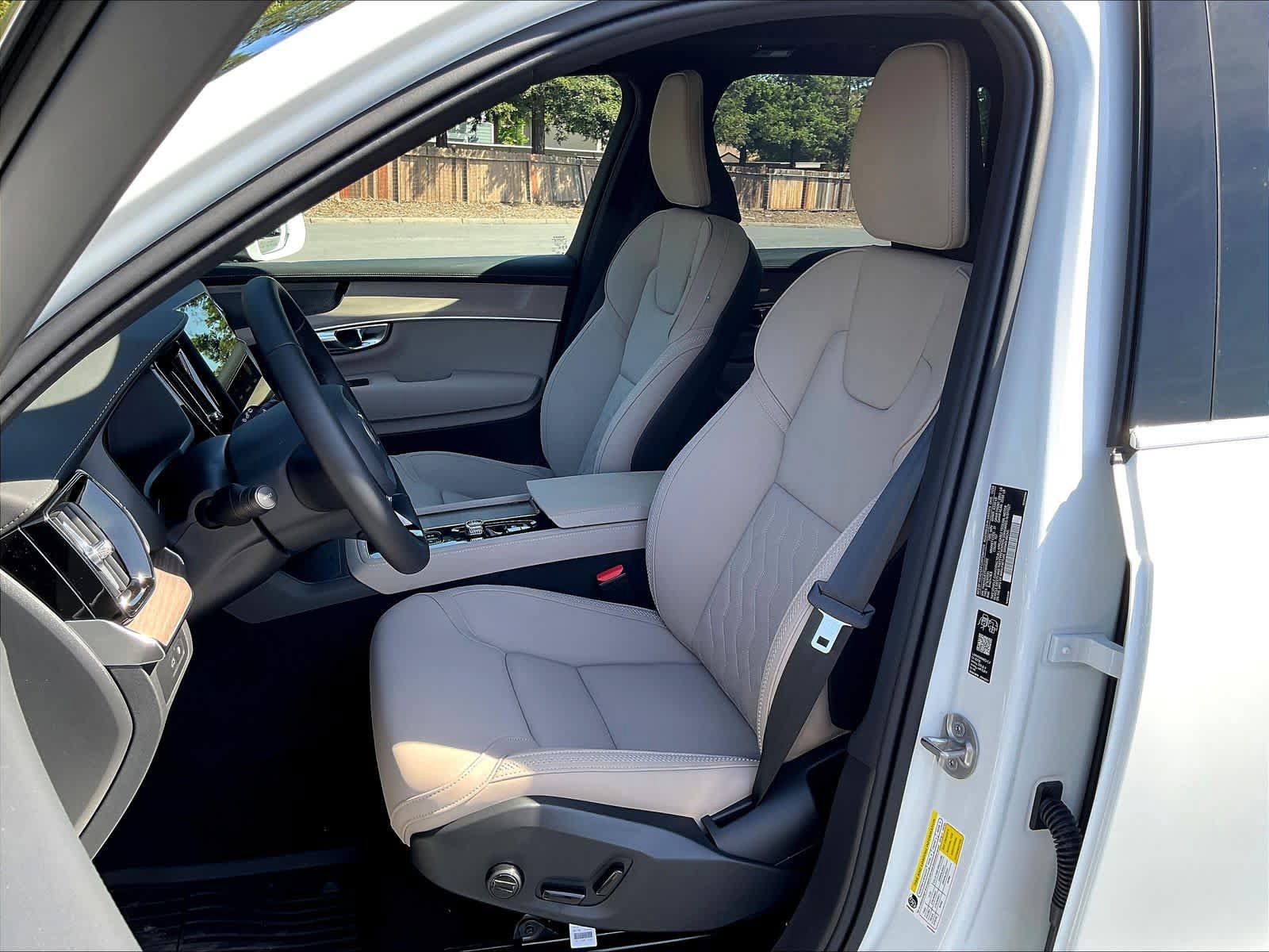 New 2026 Volvo XC90 T8 Plus w/ Protection Package AWD/4WD image 11