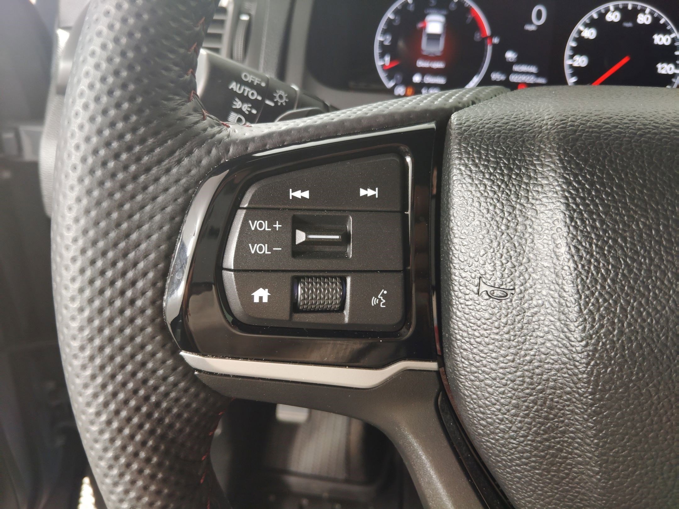 Certified 2025 Honda Ridgeline Black Edition image 16