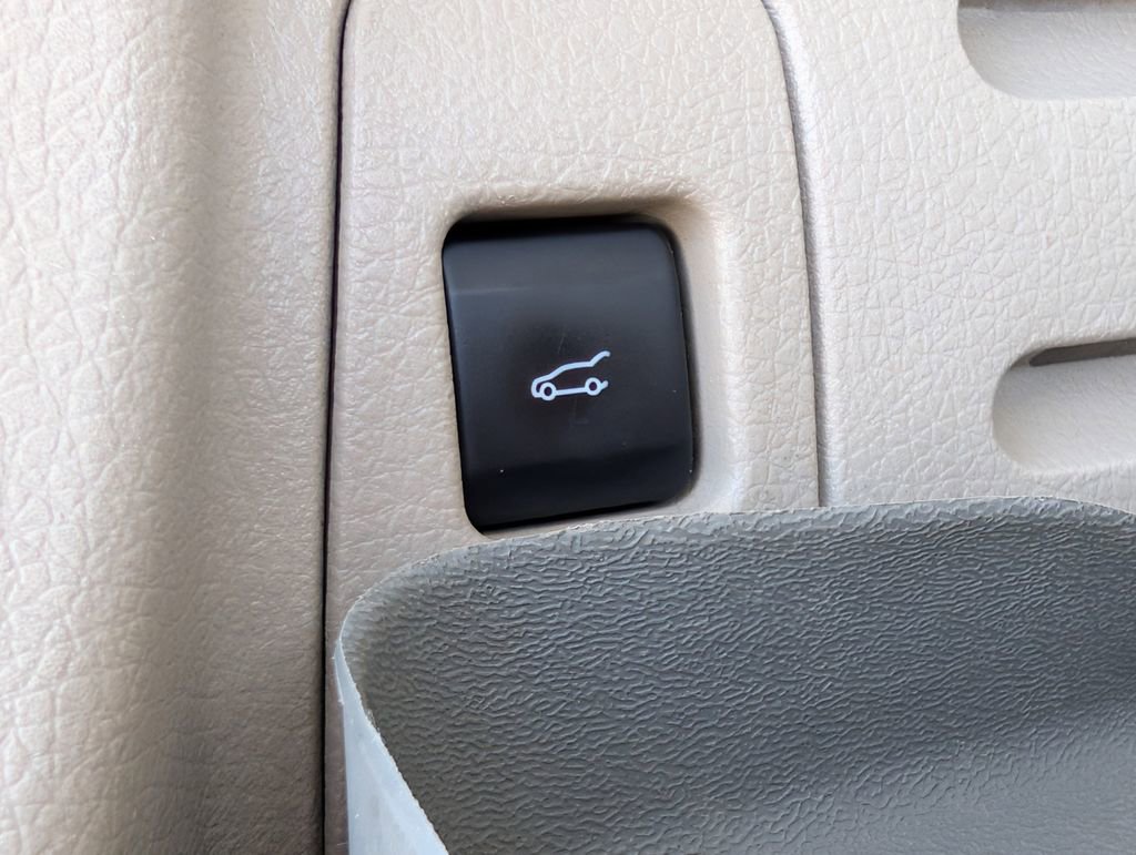 Used 2014 Lincoln MKX AWD w/ Equipment Group 102A image 26