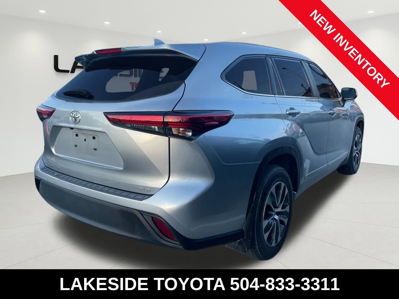 Used 2023 Toyota Highlander XLE image 5