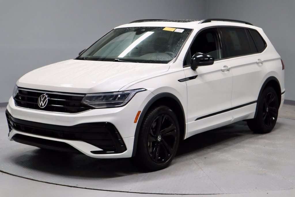 Used 2023 Volkswagen Tiguan SE R-Line AWD/4WD image 6