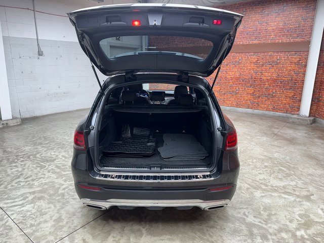 Used 2022 Mercedes-Benz GLC 300 4MATIC w/ Multimedia Package Lite image 27