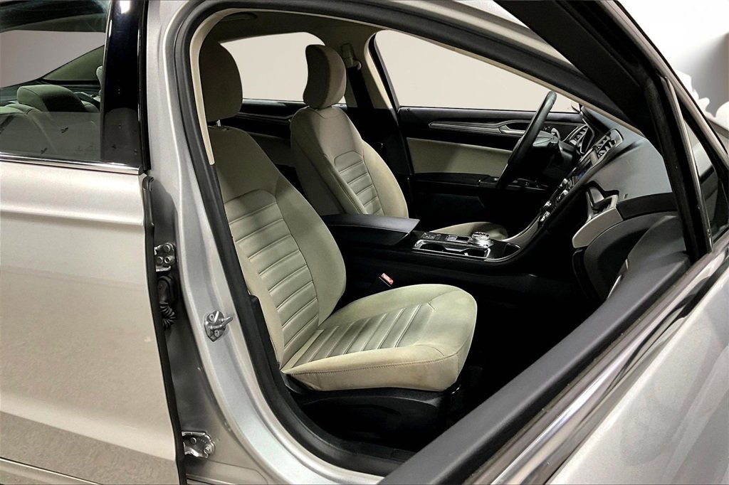 Used 2018 Ford Fusion S image 28