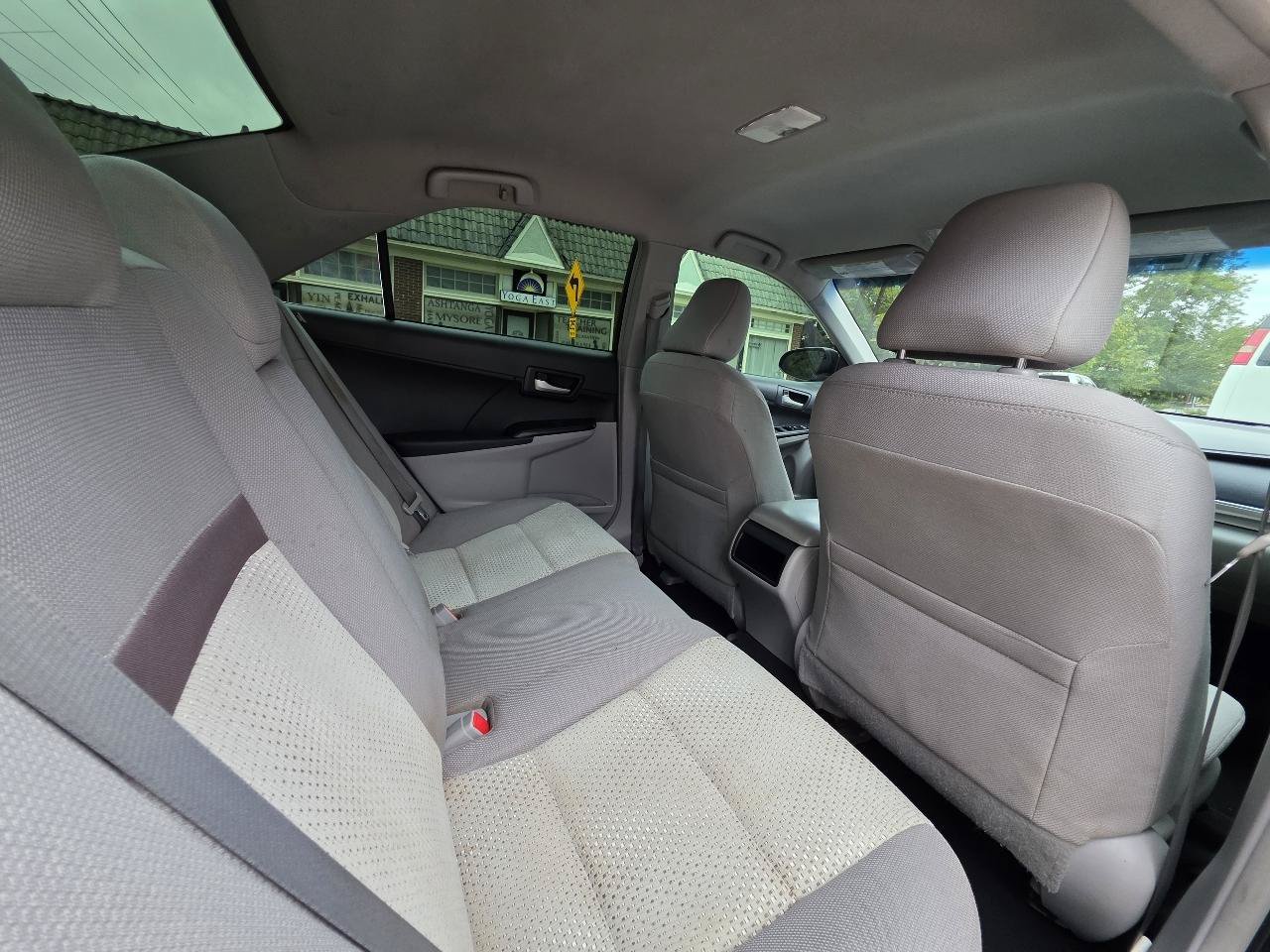 Used 2012 Toyota Camry LE FWD image 29