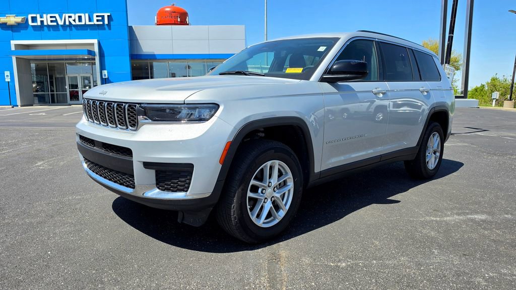 Used 2024 Jeep Grand Cherokee L Laredo AWD/4WD image 2
