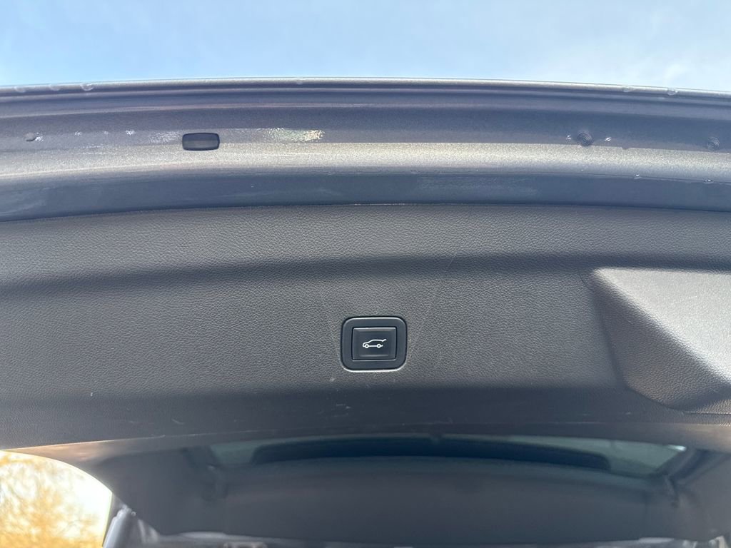 Used 2022 Chevrolet Tahoe Z71 image 26