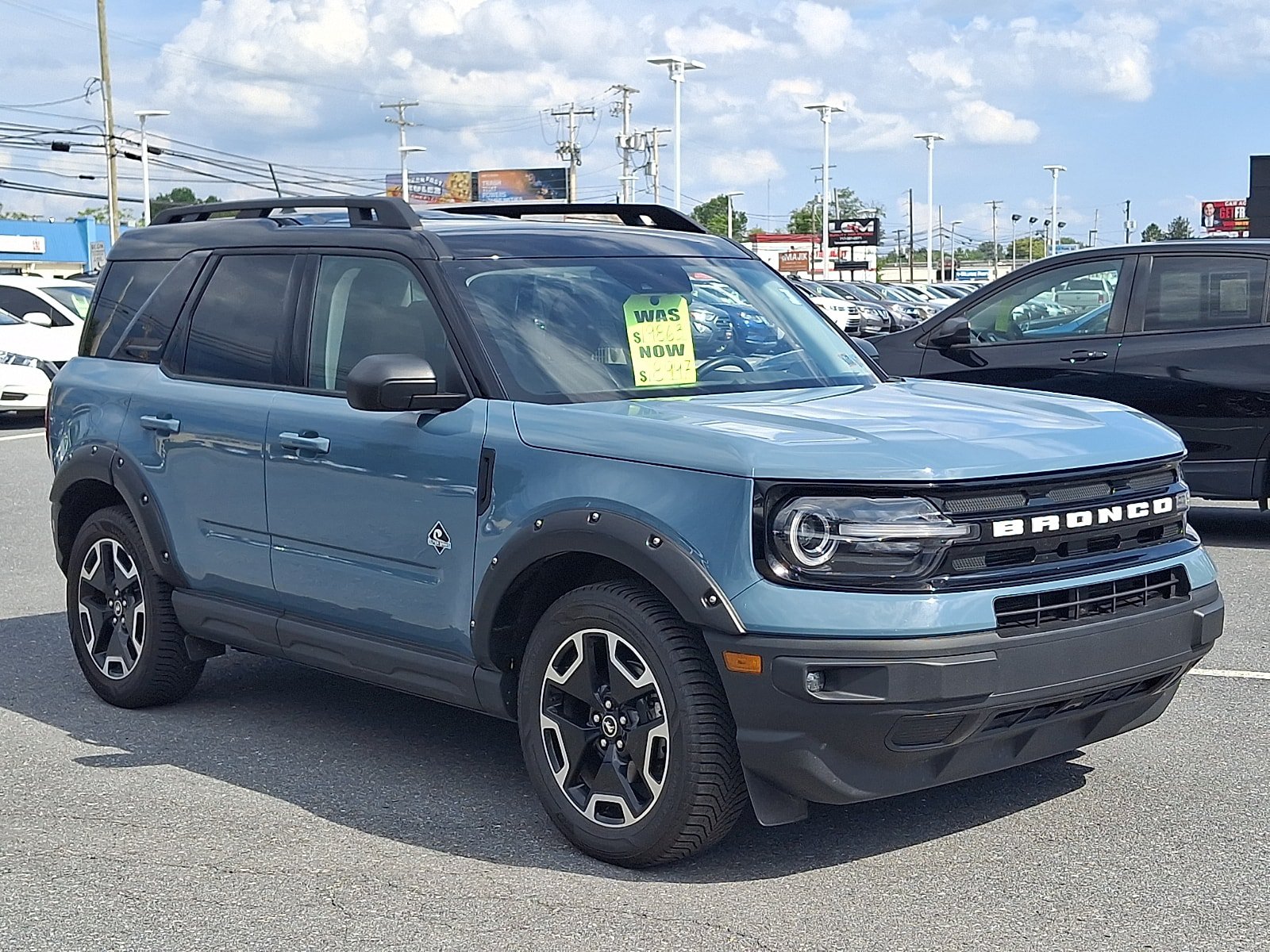 Used 2022 Ford Bronco Sport Outer Banks w/ Tech Package AWD/4WD image 3