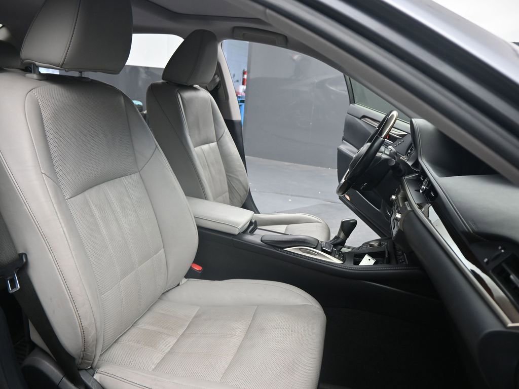 Used 2017 Lexus ES 300h image 19