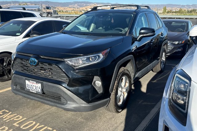 Used 2021 Toyota RAV4 XLE w/ Convenience Package AWD/4WD image 2