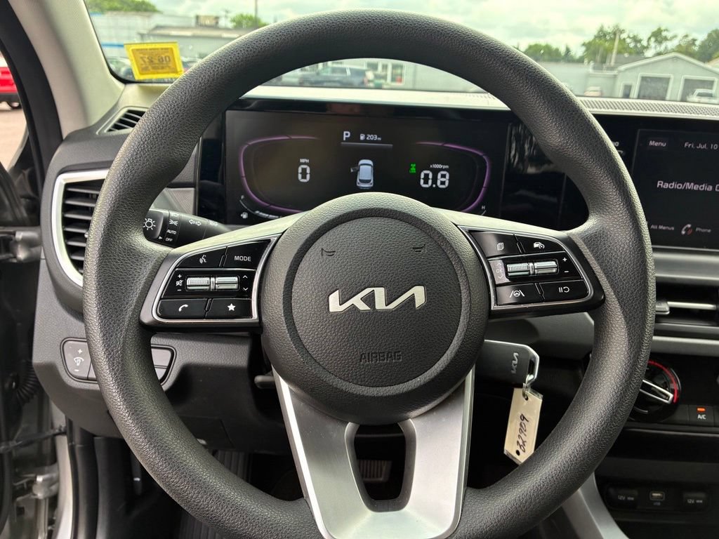 Used 2024 Kia Seltos LX AWD/4WD image 25