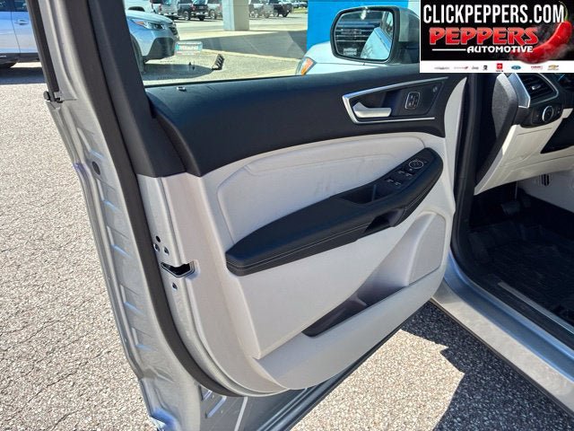 Used 2024 Ford Edge Titanium w/ Equipment Group 301A AWD/4WD image 11