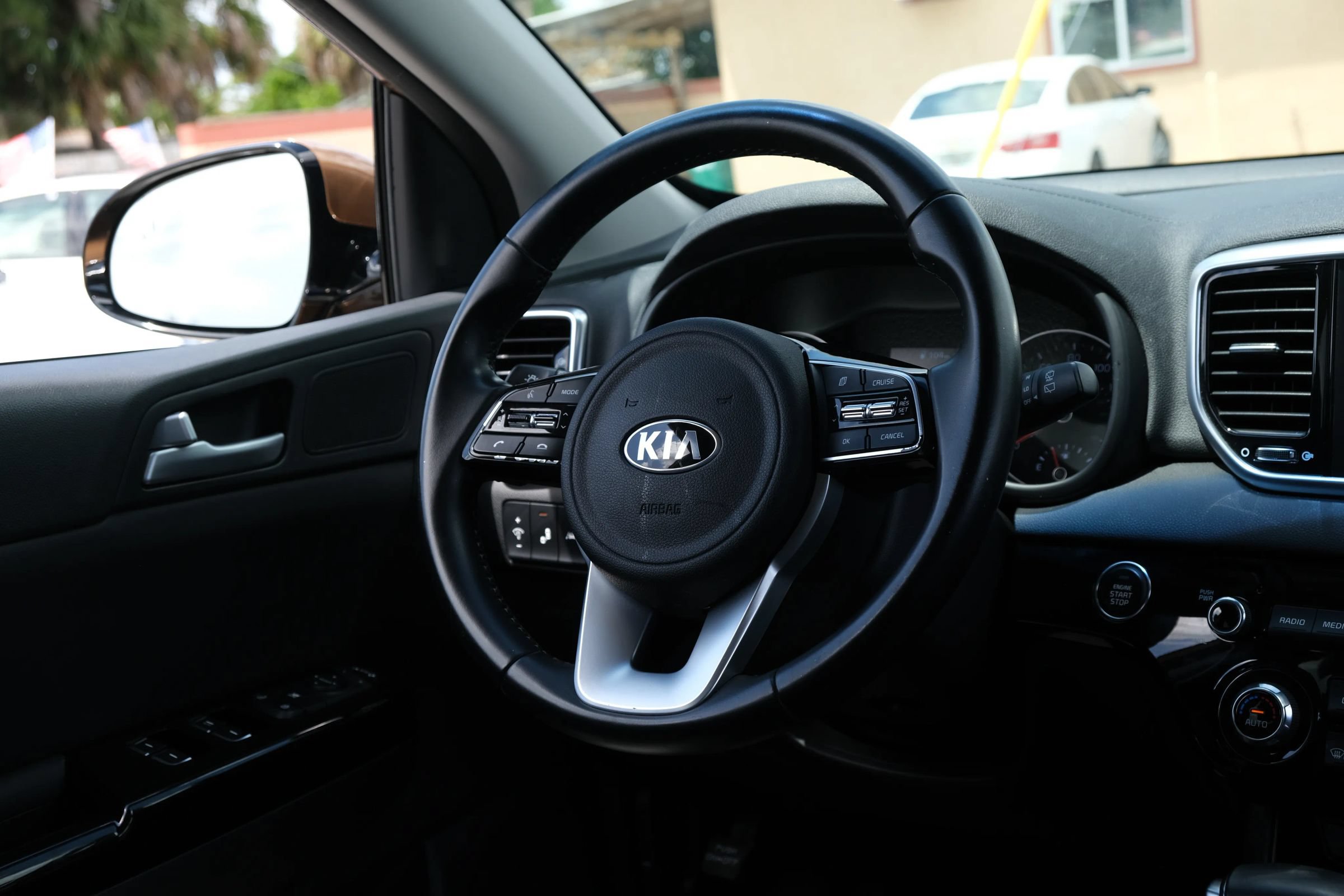 Used 2021 Kia Sportage EX FWD image 25