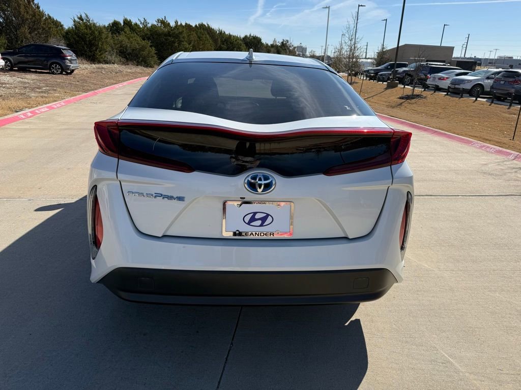 Used 2018 Toyota Prius Prime Premium FWD image 6