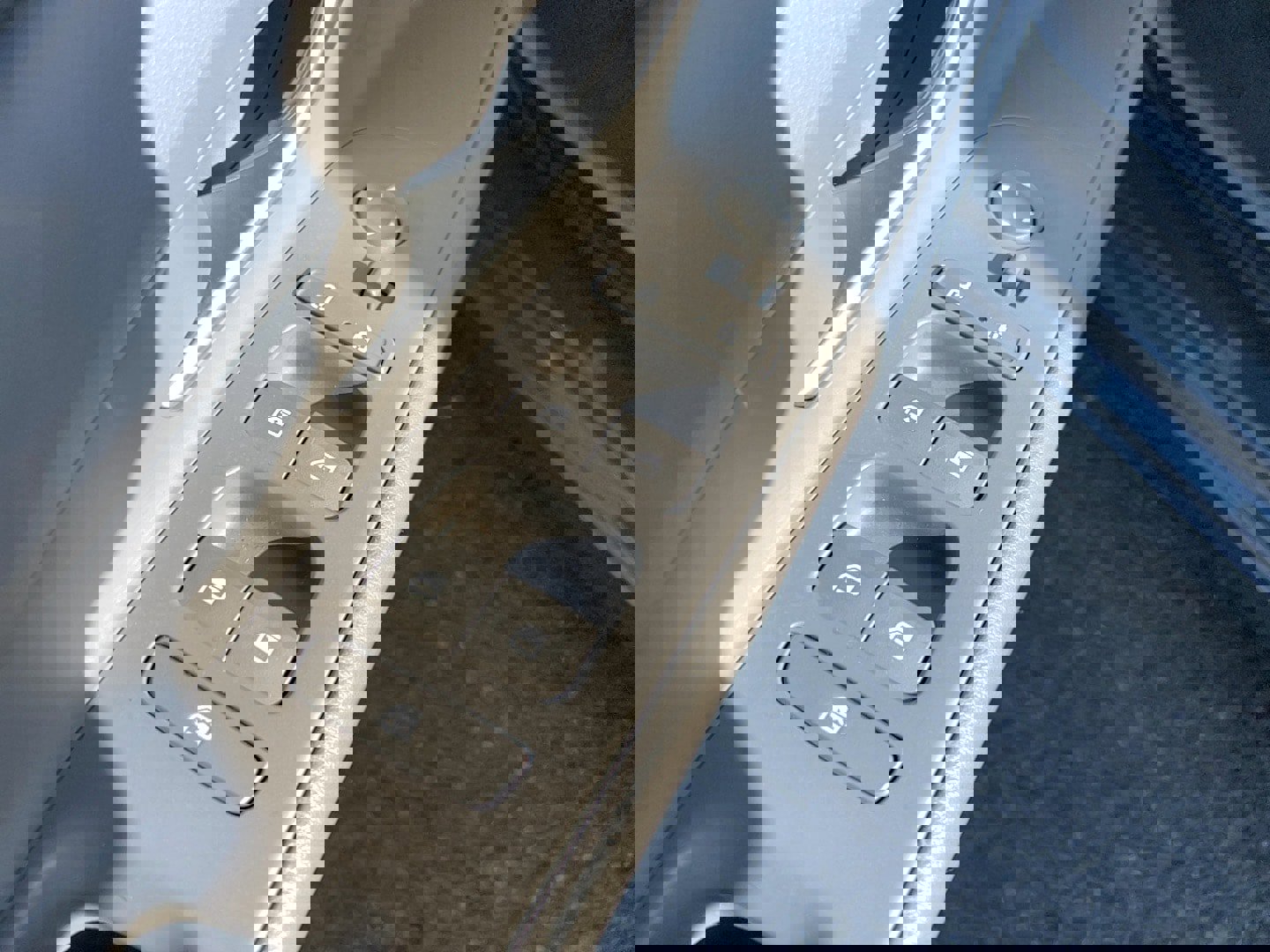 Used 2023 Hyundai Elantra SEL w/ Convenience Package image 12