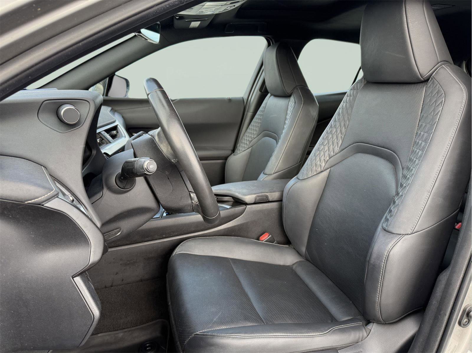 Used 2021 Lexus UX 250h 250h w/ Premium Package image 12