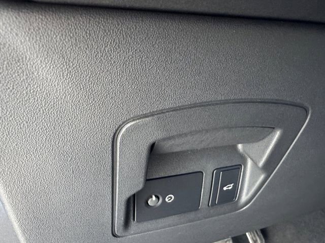 Used 2024 Land Rover Range Rover Velar Dynamic SE image 6