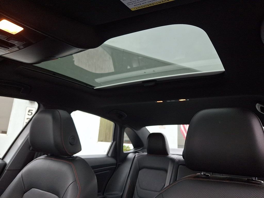 Used 2020 Volkswagen Jetta GLI image 14