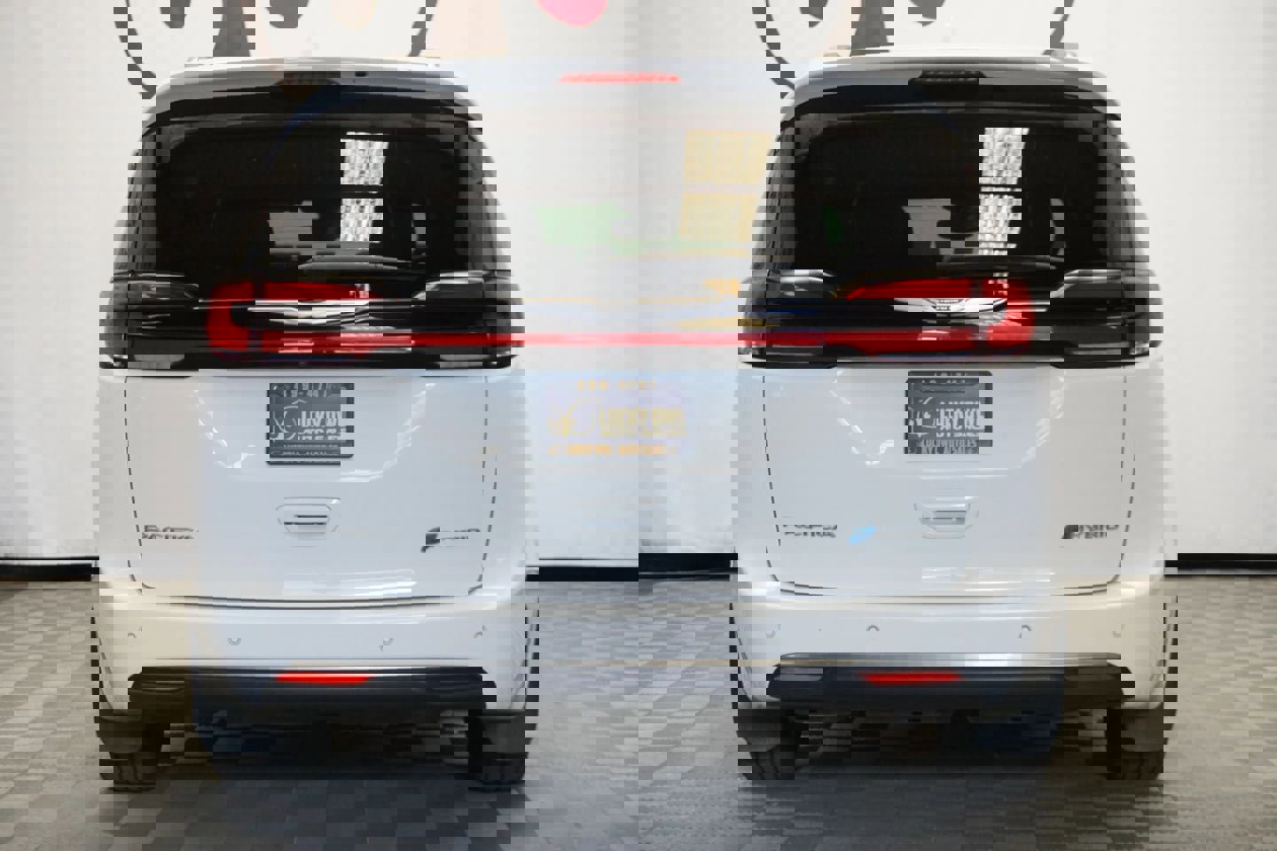 Used 2022 Chrysler Pacifica Pinnacle image 6