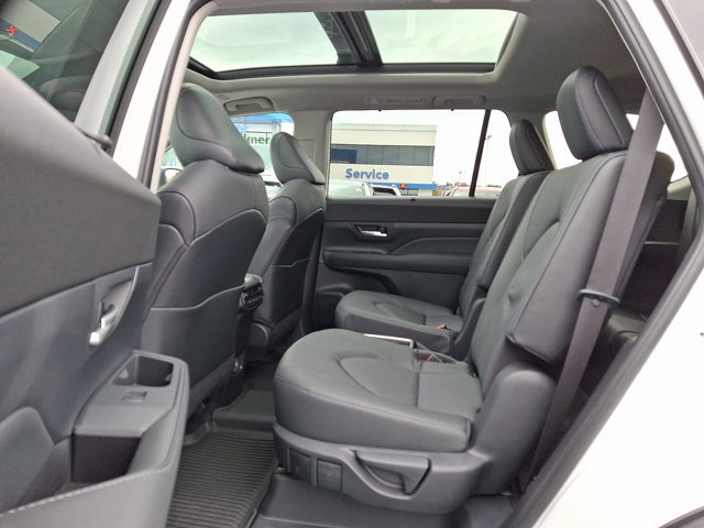 Used 2026 Toyota Grand Highlander Limited image 10