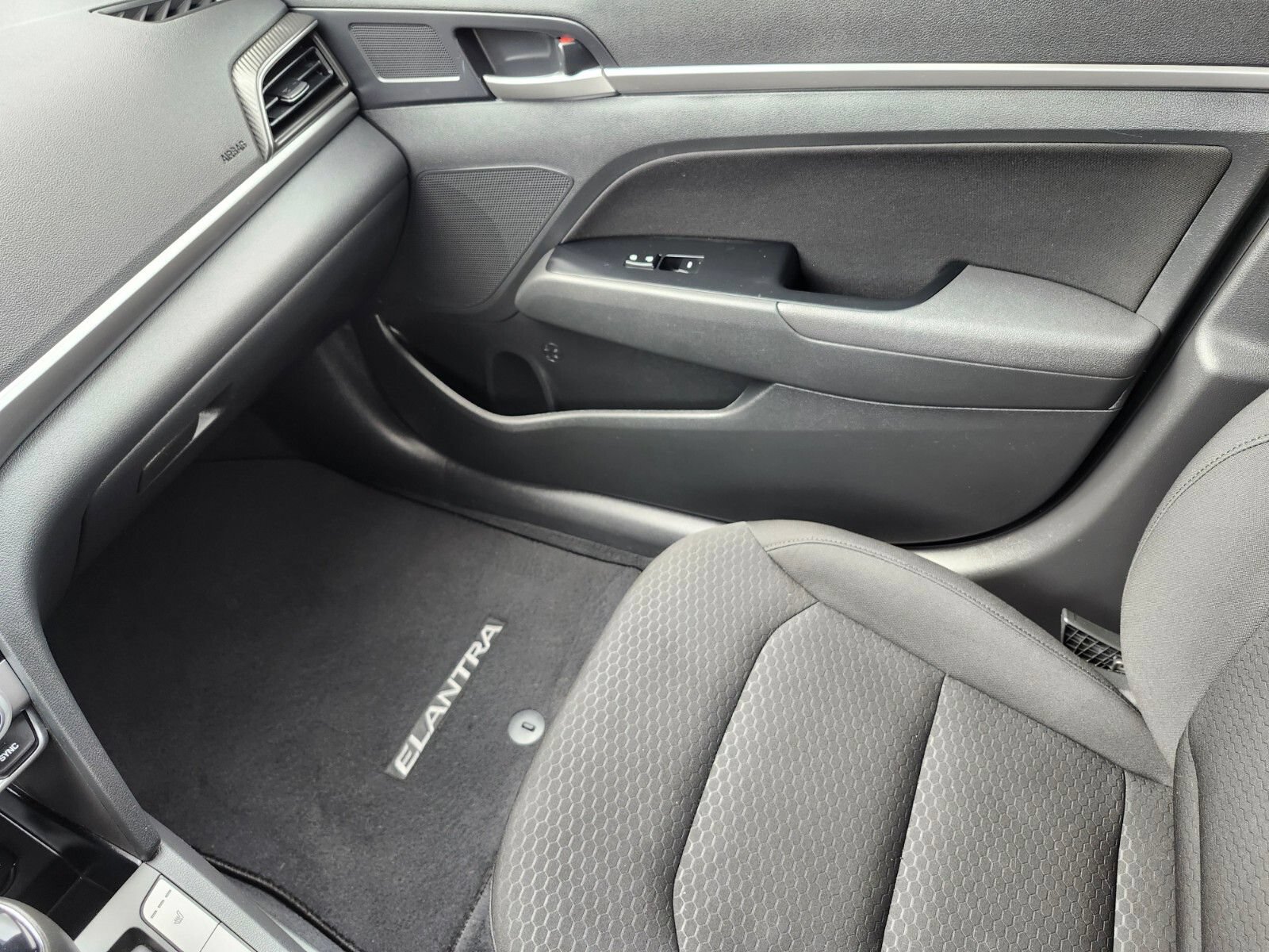 Used 2020 Hyundai Elantra Value Edition w/ Cargo Package (C1) FWD image 15