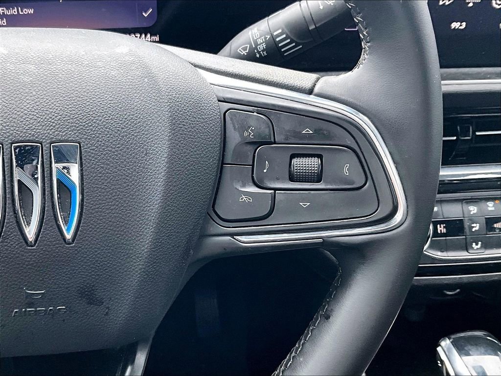 Used 2025 Buick Envista Sport Touring image 17