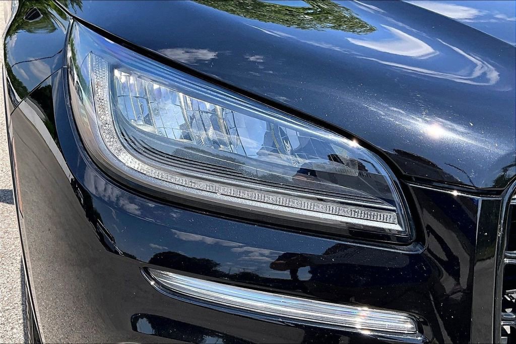 Used 2023 Lincoln Corsair AWD w/ Equipment Group 101A image 29