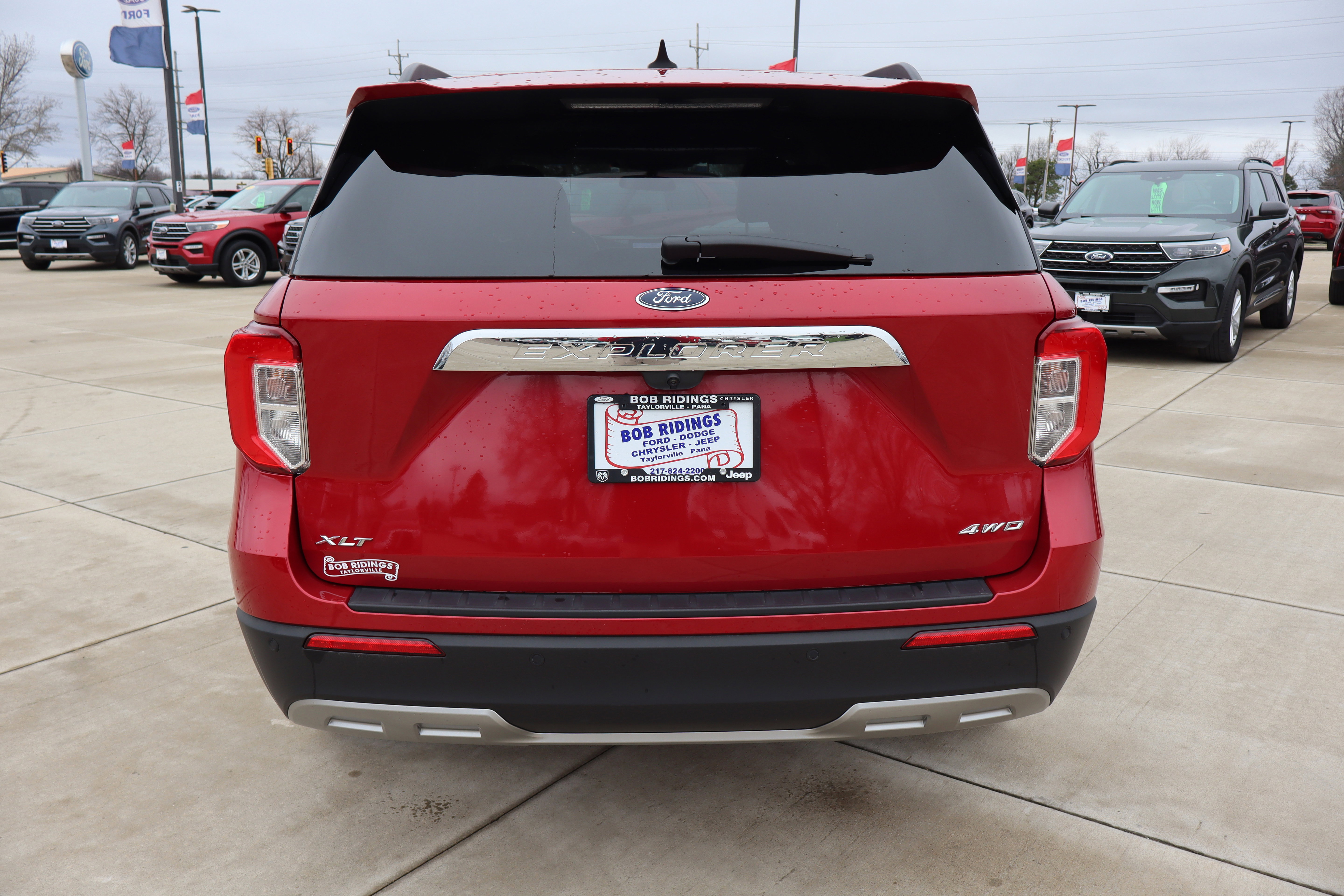 Used 2023 Ford Explorer XLT w/ Equipment Group 202A image 7