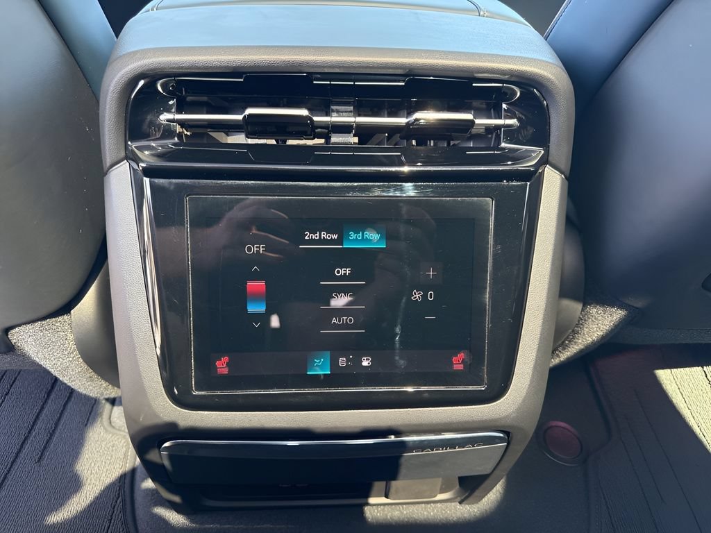 Used 2025 Cadillac Escalade IQ Luxury 2 w/ LPO, Premium Carpet Package AWD/4WD image 19