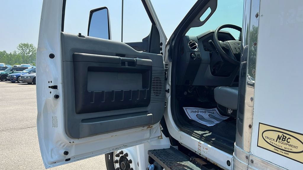 Used 2017 Ford F650 2WD Regular Cab Super Duty image 10