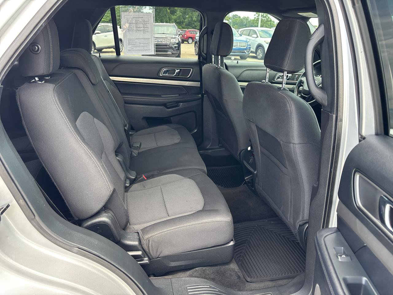 Used 2018 Ford Explorer XLT FWD image 23
