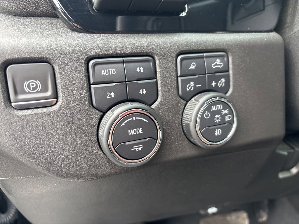 Used 2024 Chevrolet Silverado 3500 High Country w/ High Country Premium Package image 17