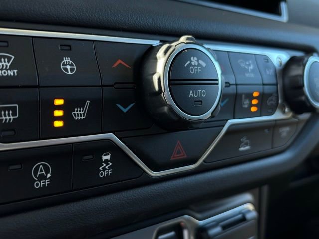 Used 2025 Jeep Gladiator Sport image 38