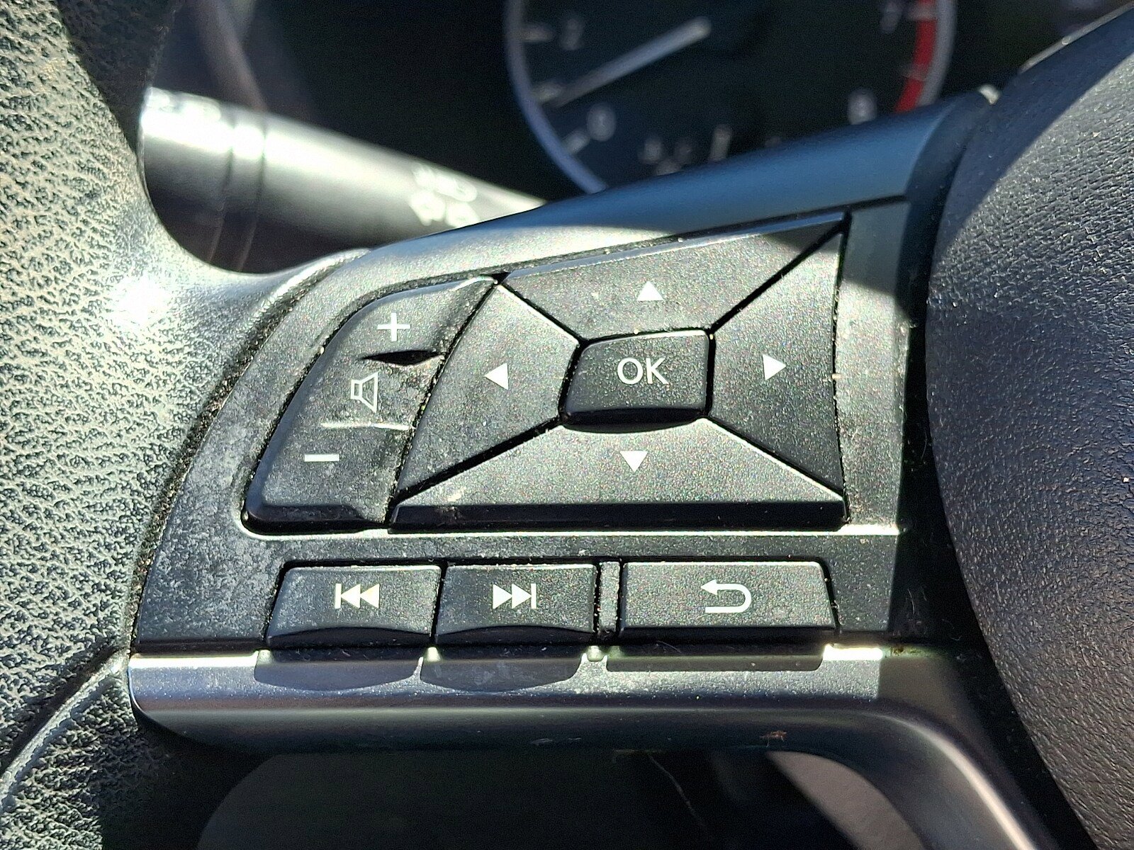 Used 2020 Nissan Sentra S w/ Trunk Package FWD image 23