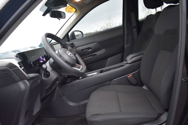 Used 2025 Nissan Kicks S image 20