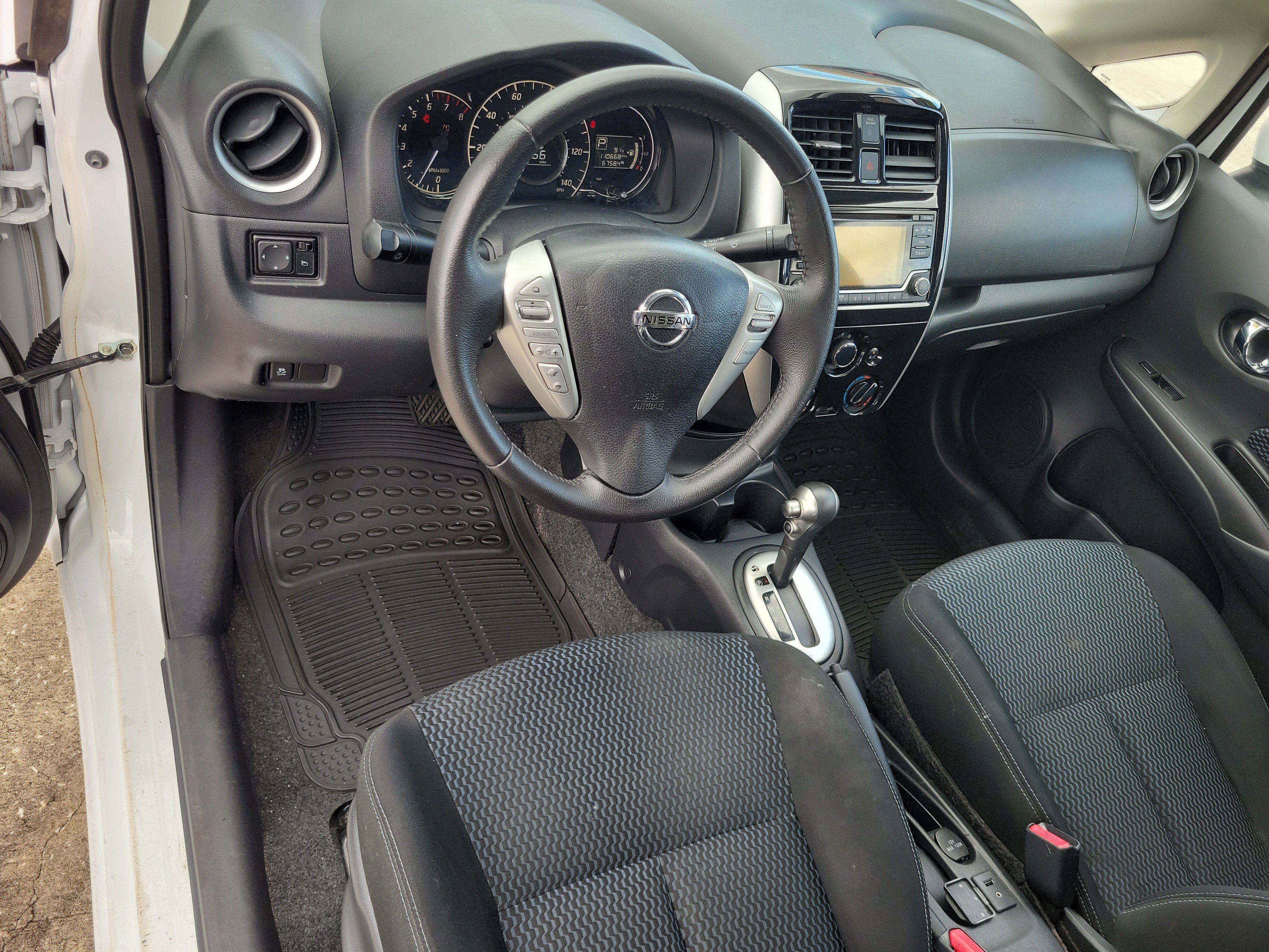 Used 2016 Nissan Versa Note SV FWD image 12