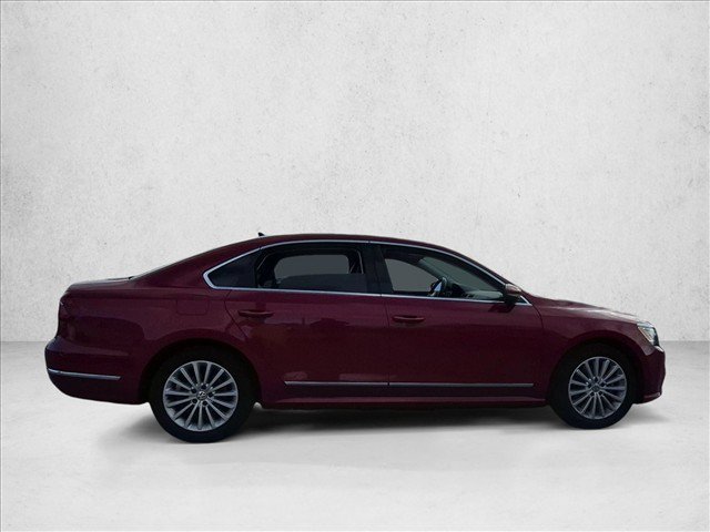 Used 2017 Volkswagen Passat 1.8T SE w/ SE Lighting Package FWD image 4