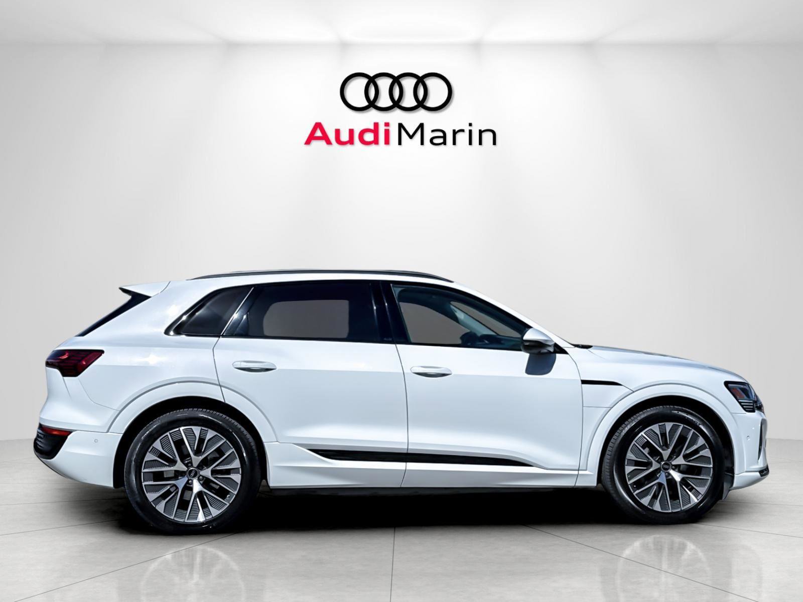 Used 2024 Audi Q8 e-tron Prestige w/ Prestige Package image 6