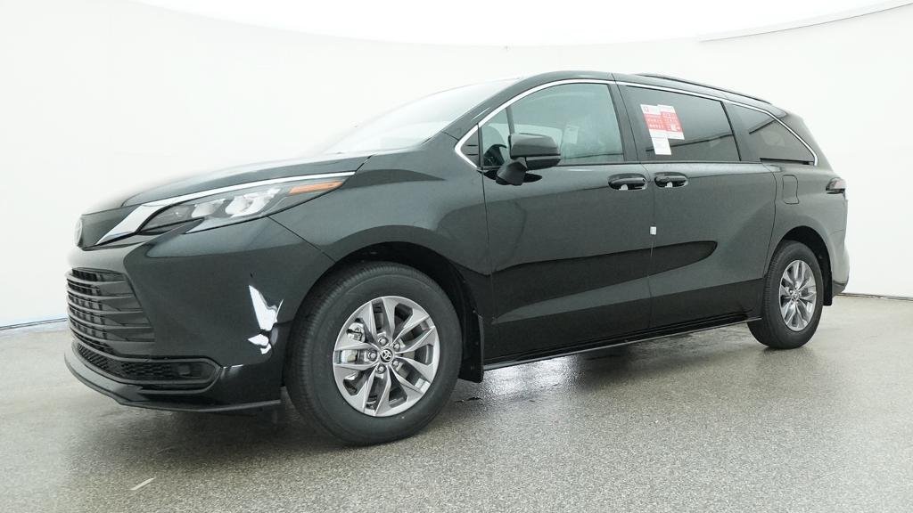New 2026 Toyota Sienna LE FWD image 6