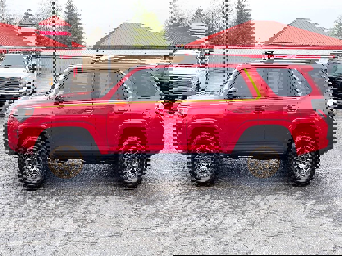 Used 2023 Toyota 4Runner 40th Anniversary SE image 3