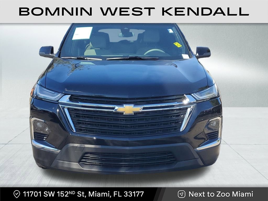 Used 2023 Chevrolet Traverse LS image 2