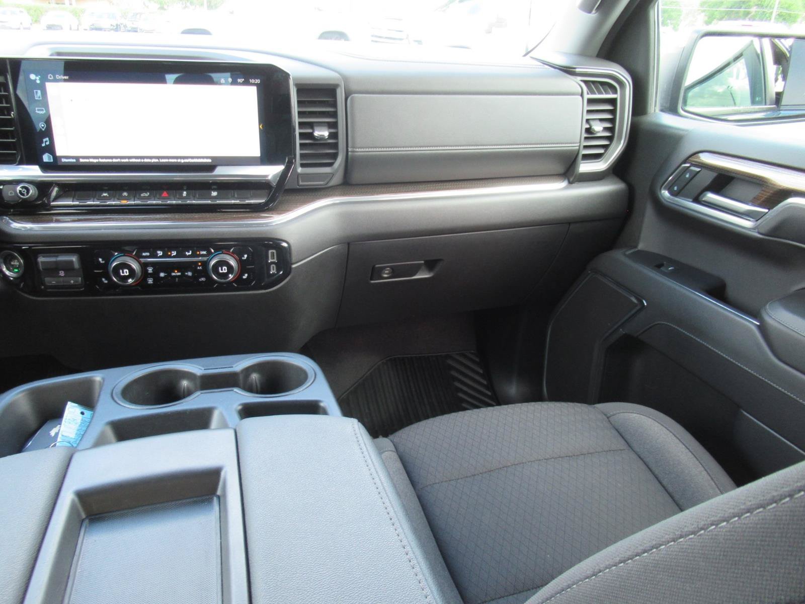 Used 2024 Chevrolet Silverado 1500 LT w/ Convenience Package II RWD image 17