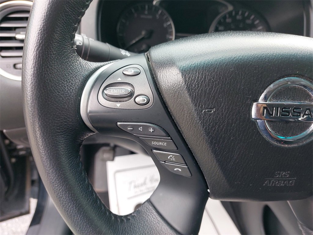 Used 2016 Nissan Pathfinder SV image 14
