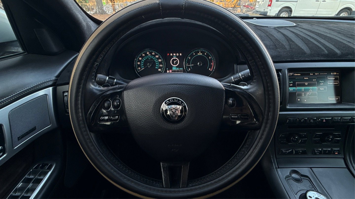 Used 2014 Jaguar XF 3.0 AWD/4WD image 12