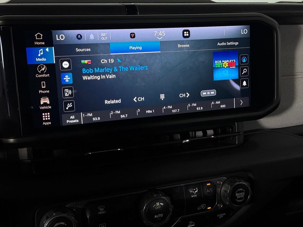 Used 2024 Jeep Wrangler Unlimited AWD/4WD image 18