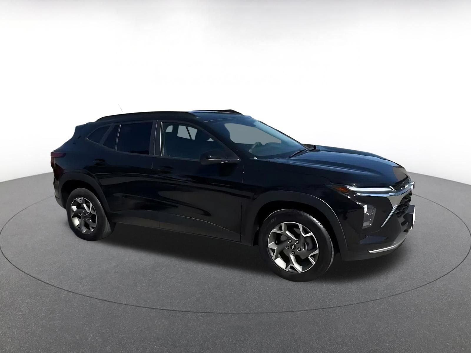 Used 2025 Chevrolet Trax LT FWD video 2