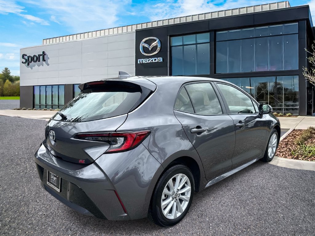 Used 2025 Toyota Corolla SE FWD image 3
