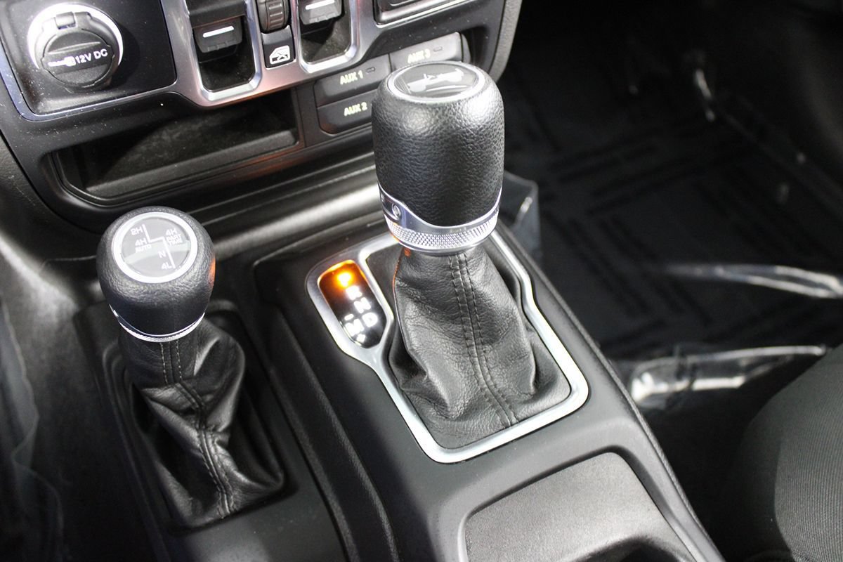 Used 2023 Jeep Wrangler Unlimited w/ Cold Weather Group AWD/4WD image 15