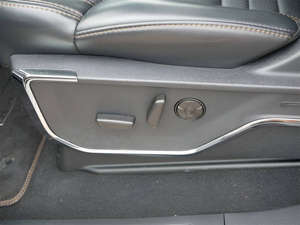 Used 2024 Ford F350 Platinum image 18